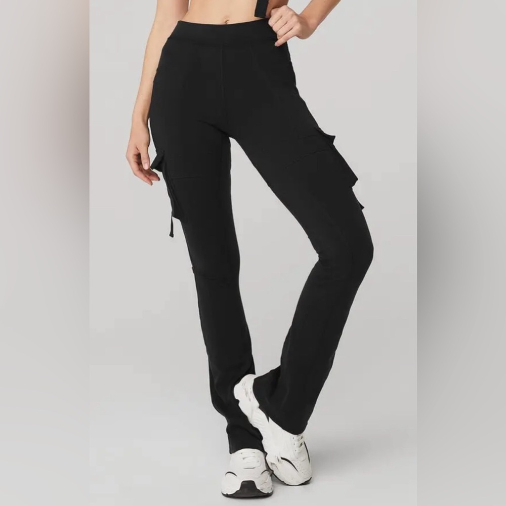 Alo High waist catch vibe flare legging , Brand new tags attached xxs